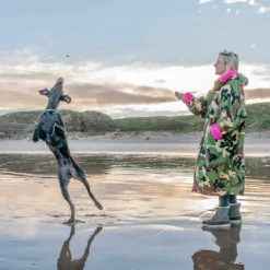 Dryrobe Long Sleeve - Camo / Pink 16 Dryrobe Long Sleeve - Camo / Pink -UK Surf Sales 2024 camo pink 3