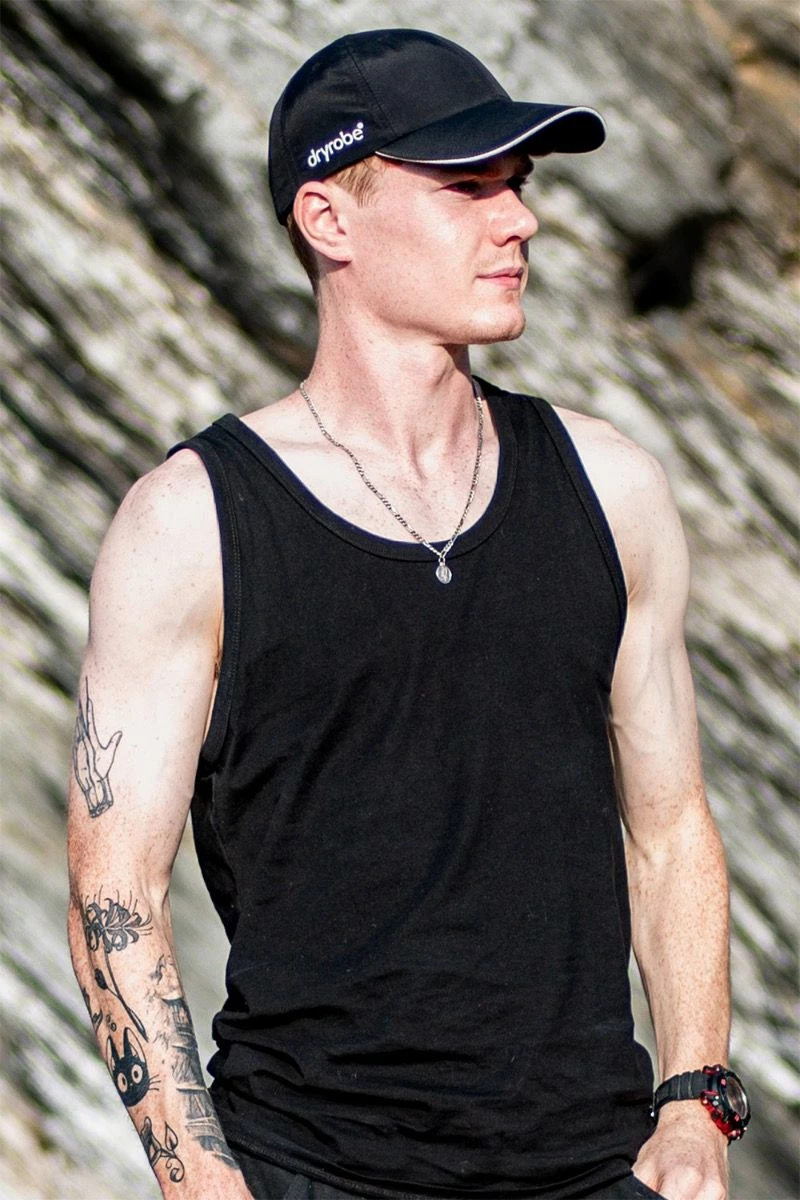 Dryrobe Quick Dry Cap - Black 4 Dryrobe Quick Dry Cap - Black - Image 2