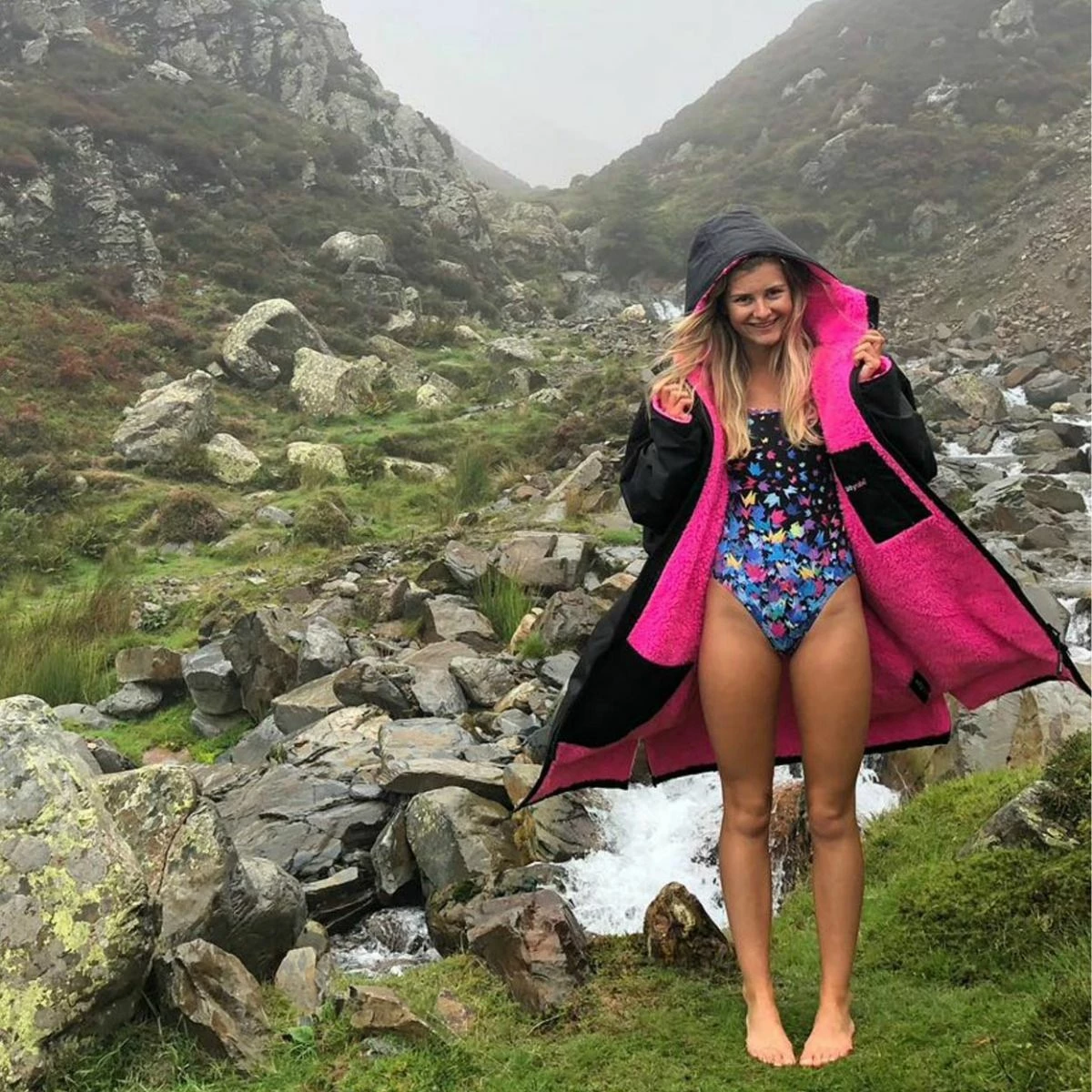 Dryrobe Long Sleeve - Black / Pink 10 Dryrobe Long Sleeve - Black / Pink - Image 8