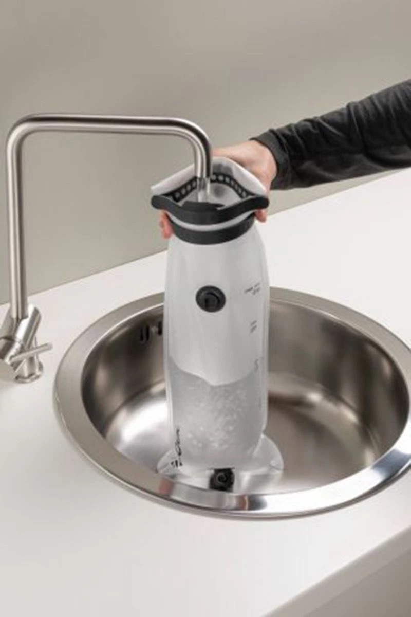 Fidlock Hermetic Hydration Bladder 1.5 And 2.5 Litre 7 Fidlock Hermetic Hydration Bladder 1.5 And 2.5 Litre - Image 5