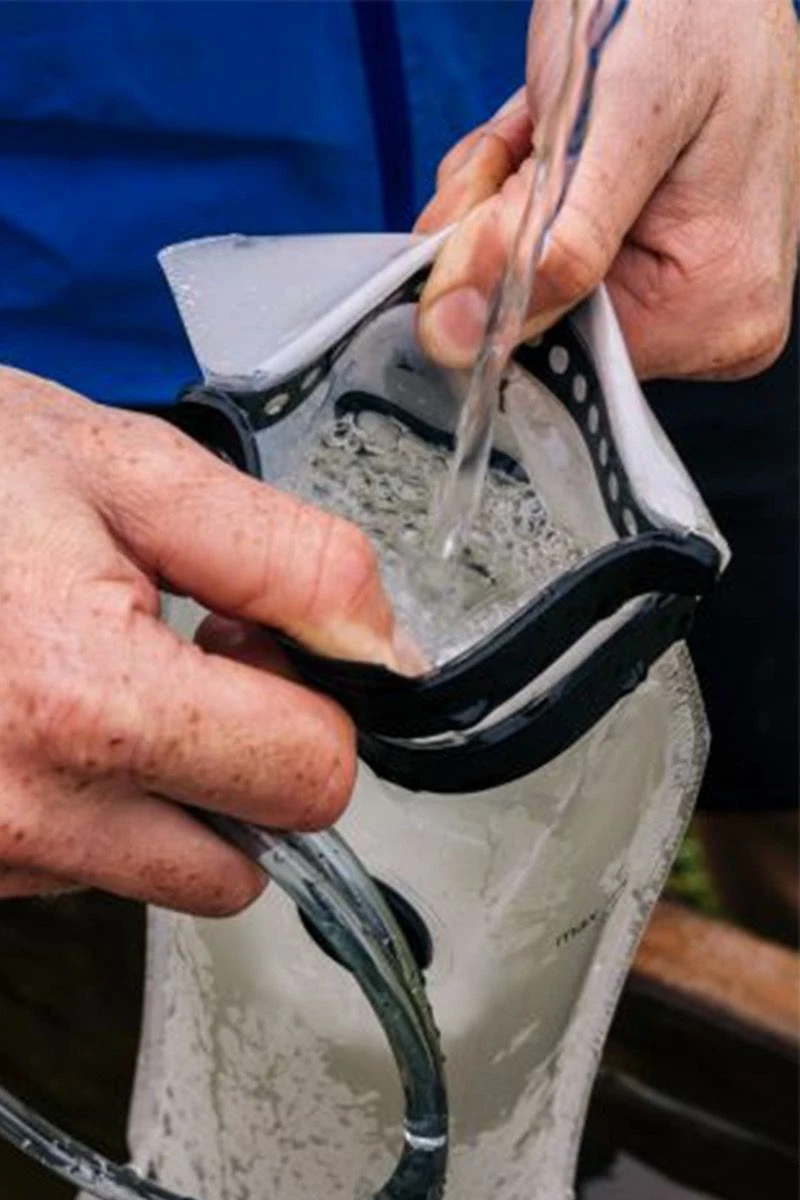 Fidlock Hermetic Hydration Bladder 1.5 And 2.5 Litre 8 Fidlock Hermetic Hydration Bladder 1.5 And 2.5 Litre - Image 6